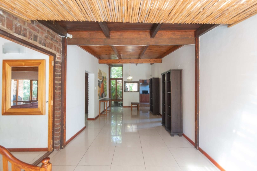 8 Bedroom Property for Sale in Summerstrand Eastern Cape